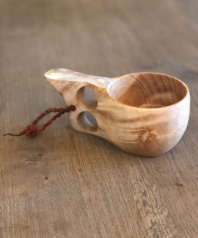 Turkopp med to hull og reinsdyrbein på hanken