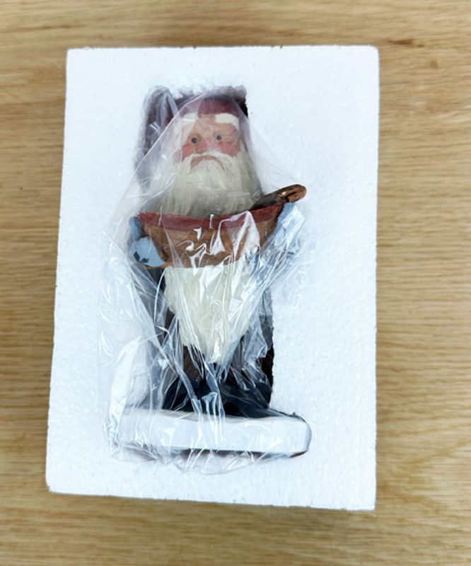Midthun-nisse med sleiv og grøtbolle
